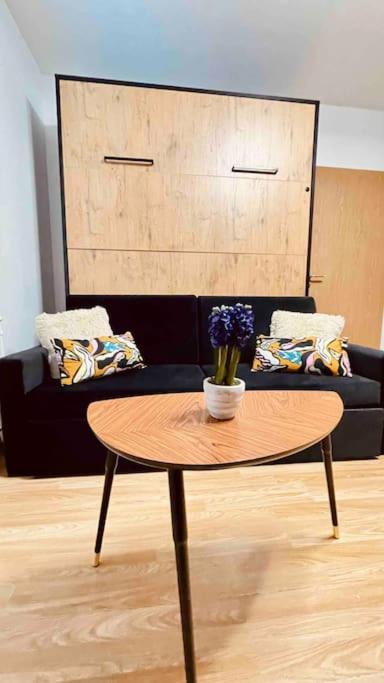 Moderny Apartman S Parkovanim Bratislava Exterior foto